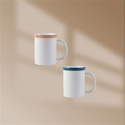 Caneca de café de porcelana com borda externa marrom e azul